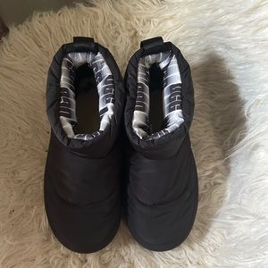 UGG like New Maxi Mini Platform Boots Black